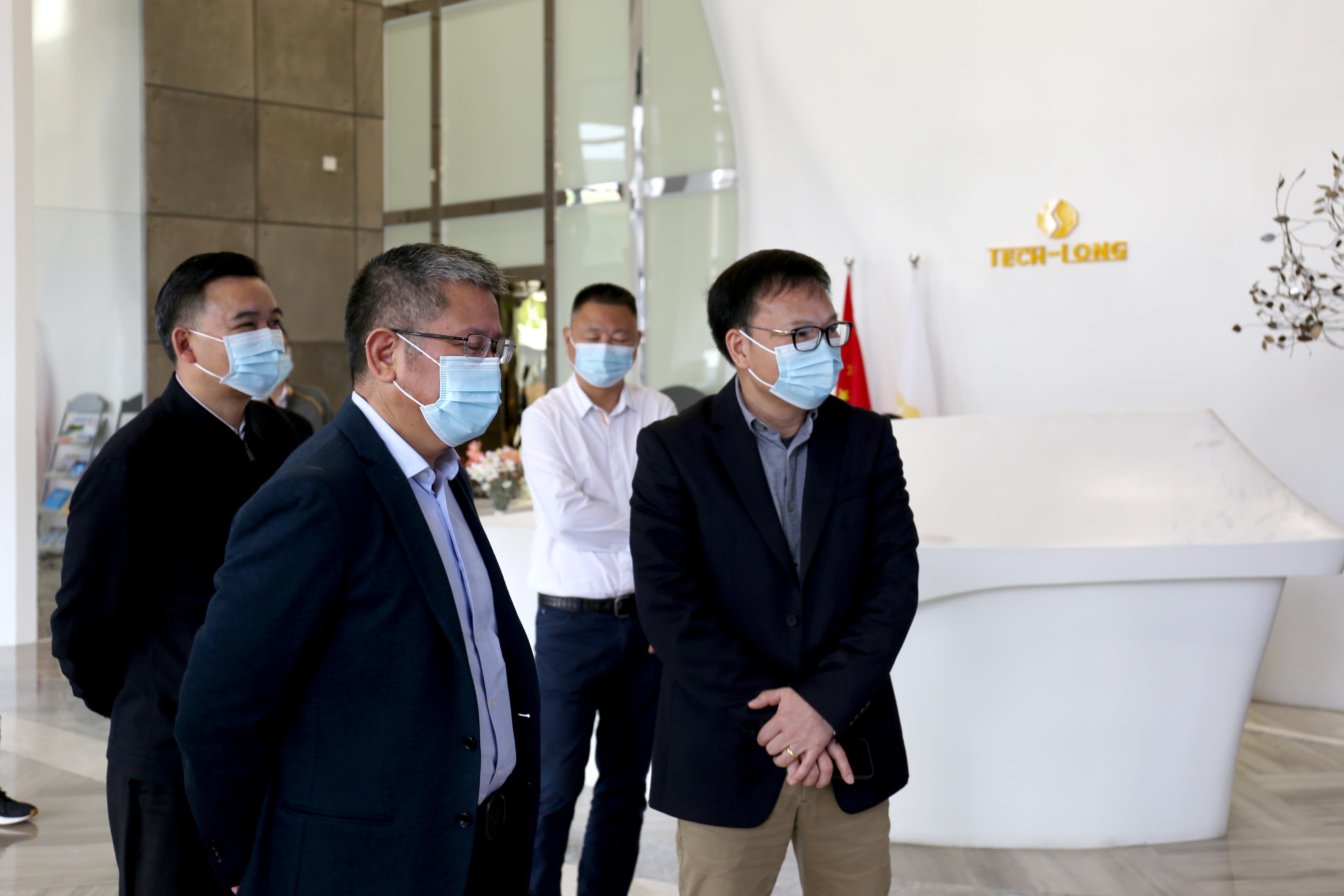 黔南州州委書記唐德智一行赴達意隆考察調研