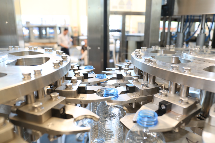 工信部產(chǎn)業(yè)政策司于曉東副司長一行蒞臨達意隆考察調(diào)研